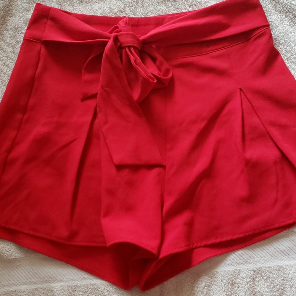 Nanamacs High waisted tie front shorts